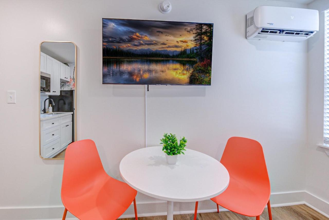 In Living Coral Studio Apartment غالفيستون، تكساس المظهر الخارجي الصورة